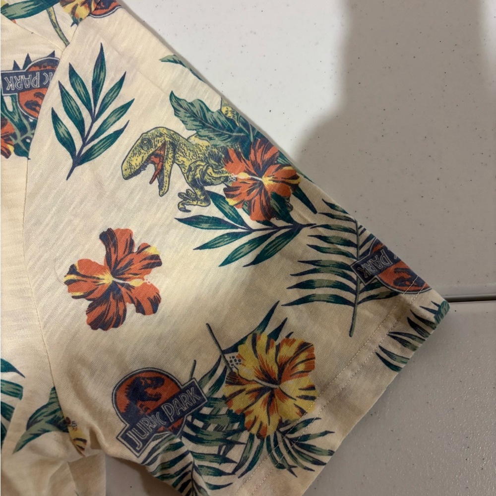 Universal Studios Jurassic World Button Down Flor… - image 5